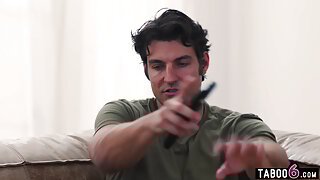 Roommate triggers ebony MILF Nicole Kitt her problem with watching porn