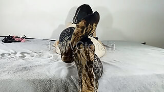 Cute Milf Ass and feet